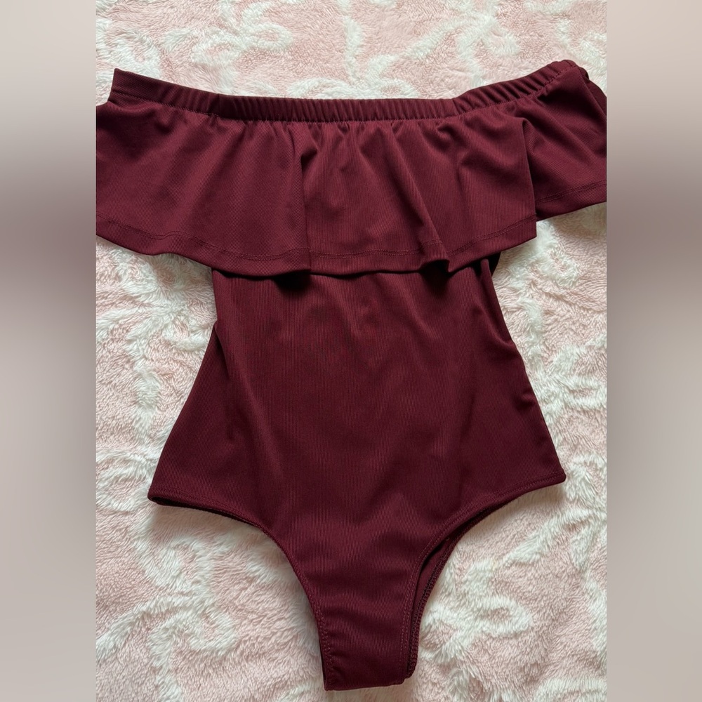 Guess Deep Purple Off-Shoulder Swimsuit